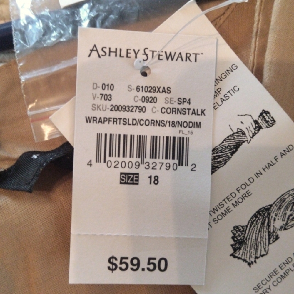 NWT Plus Size Ladies Designer Dress - Picture 8 of 17
